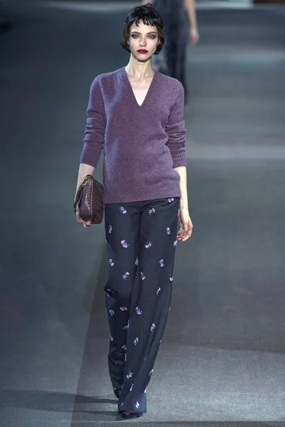 Look 13
